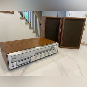 Lloyd’s Vintage AM/FM-Multiplex 8-Track Receiver + 2 Lloyd’s speakers